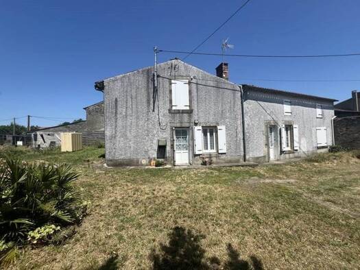 Maison à vendre 146 590 € 2 pièces 1 chambre 84 m² 674 m² de terrain Antigny 85120