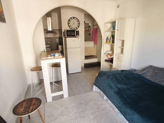 Studio à louer 420 € 1 pièce 19 m² Étage 1/2 Clermont-l'Hérault 34800