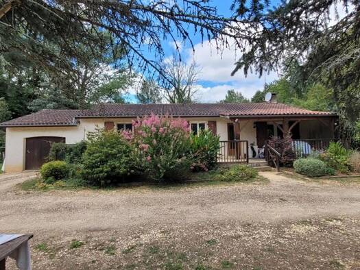 Maison de plain-pied à vendre 168 800 € 4 pièces 3 chambres 100 m² 6 220 m² de terrain Cazals 46250