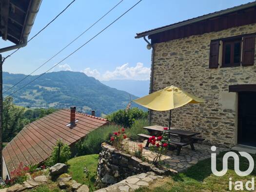 Maison à vendre 399 900 € 8 pièces 5 chambres 189 m² 411 m² de terrain Crêts en Belledonne 38830