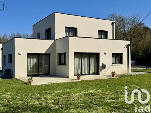 Maison à vendre 295 000 € 6 pièces 4 chambres 145 m² 985 m² de terrain Peri-Urbain Nord et Ouest Loudéac 22600