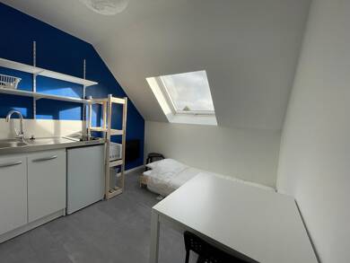 Appartement à louer 360 € 1 pièce 9 m² Dernier étage, Étage 2/2 Ergue Armel Quimper 29000