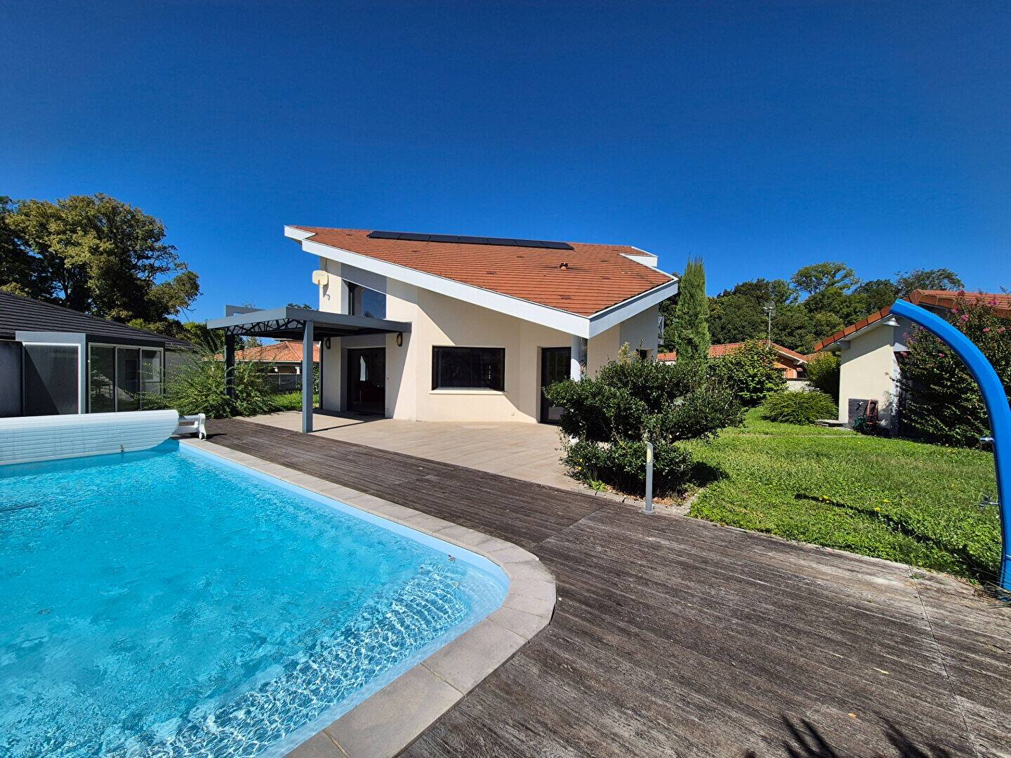 Maison à vendre, 150m², MONTAGNAT
