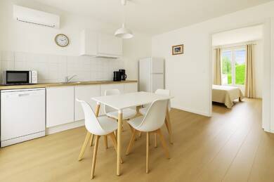 Maison de plain-pied à vendre 189 900 € 3 pièces 2 chambres 50 m² 100 m² de terrain Gréoux-les-Bains 04800