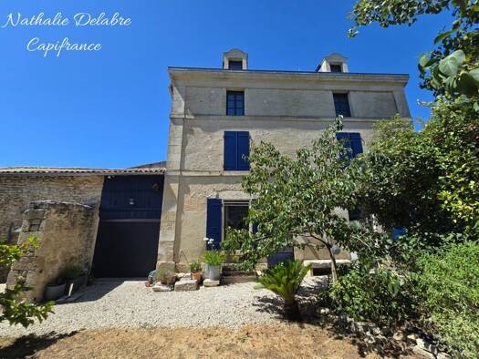 Maison à vendre 252 000 € 7 pièces 5 chambres 230 m² 1 782 m² de terrain Sainte-Eanne 79800