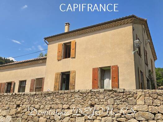 Maison à vendre 203 000 € 8 pièces 6 chambres 142 m² 800 m² de terrain Gluiras 07190
