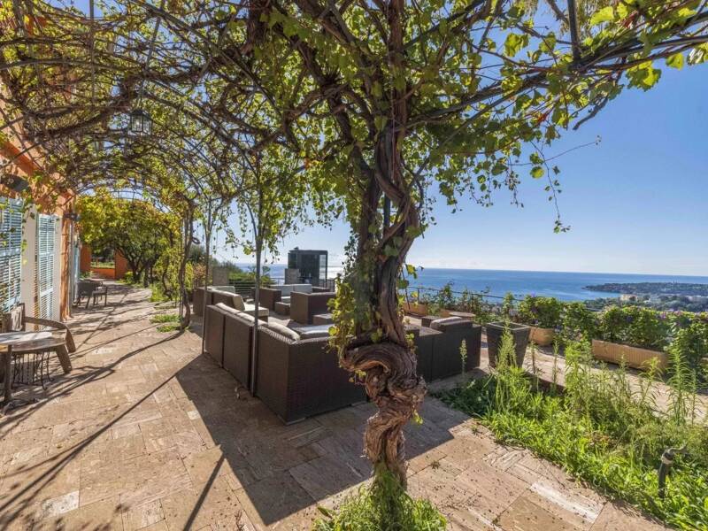 Maison à louer, 335m², MENTON