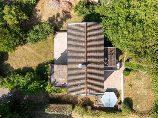 Maison à vendre 820 000 € 6 pièces 4 chambres 198 m² 4 715 m² de terrain Limonest 69116