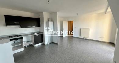 Appartement à vendre 138 000 € 3 pièces 2 chambres 74,8 m² Dernier étage, Étage 3/3 La Marais-Zone Industrielle Wingles 62410