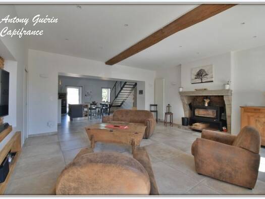 Maison à vendre 499 000 € 9 pièces 4 chambres 252 m² 2 300 m² de terrain Mesnard-la-Barotière 85500