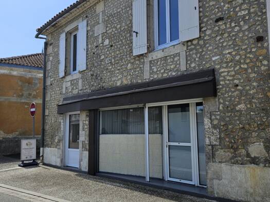Maison de ville à vendre 82 000 € 4 pièces 2 chambres 87 m² 197 m² de terrain Saint-Bonnet-sur-Gironde 17150