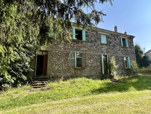Maison à vendre 129 000 € 9 pièces 5 chambres 358 m² 1 707 m² de terrain Lanarce 07660