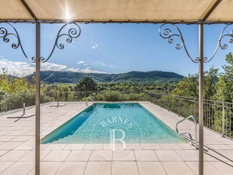Maison à vendre, 350m², BAGNOLS EN FORET