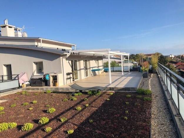 Appartement à louer 1 830 € 2 pièces 1 chambre 120 m² 4ème étage Les Genêts-Le Vinatier-Le Lessivas Bron 69500