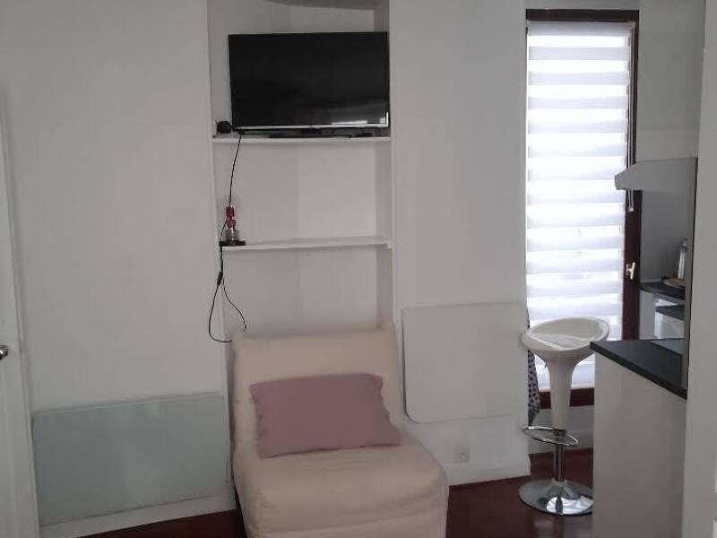 Maison à louer, 17m², PARIS 18E