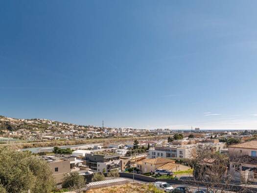 Appartement à louer 1 350 € 3 pièces 2 chambres 60,6 m² Étage 3/4 Tuiliere-La Tour-Les Iscles-Les Crottes Saint-Laurent-du-Var 06700