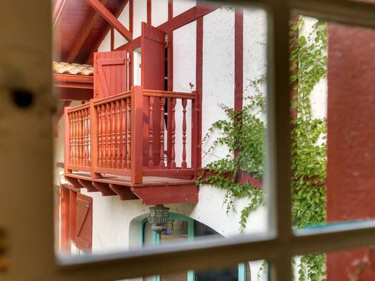 Maison à vendre 920 000 € 11 pièces 6 chambres 261,19 m² 8 193 m² de terrain Villefranque 64990