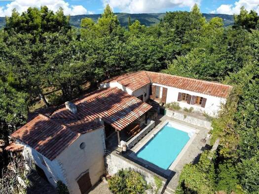 Villa à vendre 645 000 € 6 pièces 4 chambres 180 m² 2 000 m² de terrain Seillans 83440