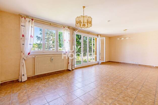 Appartement à vendre 285 000 € 5 pièces 3 chambres 95 m² Étage 1/5 Saint Martin Le Plessis Trevise 94420