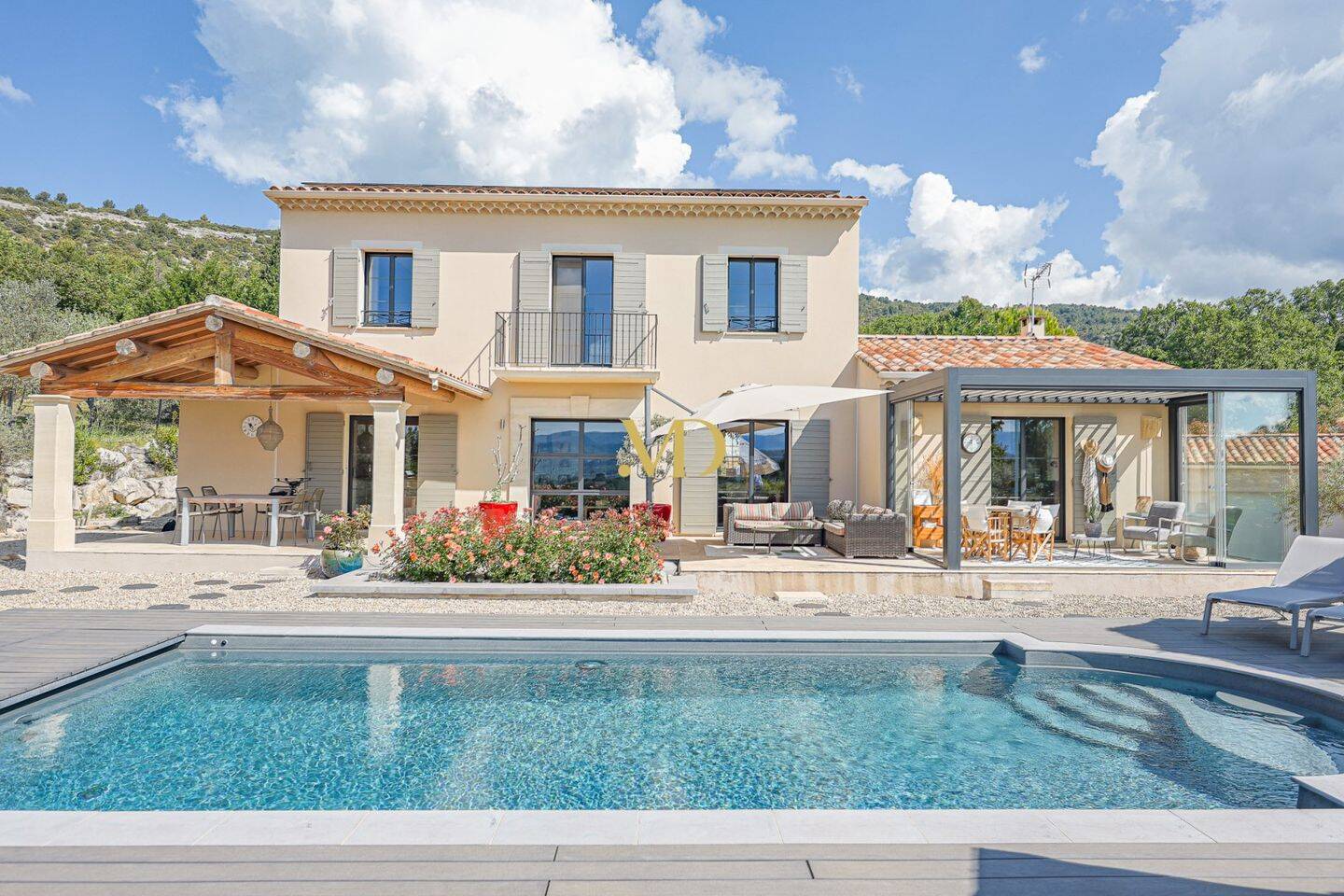 Maison à vendre, 310m², SAINT SATURNIN LES APT
