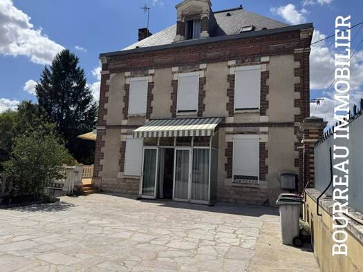 Immeuble à vendre 349 000 € 201 m² Vieille Ville Joigny 89300