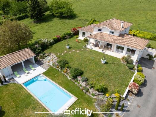Villa à vendre 799 000 € 6 pièces 4 chambres 233 m² 2 000 m² de terrain Bourgoin-Jallieu 38300