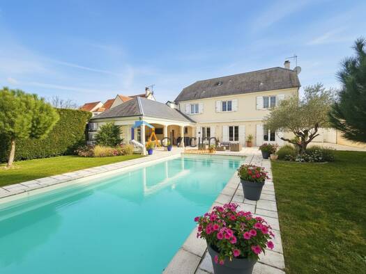 Maison à vendre 500 000 € 6 pièces 4 chambres 180 m² 896 m² de terrain Zone Eparse Saint-Denis-en-Val 45560