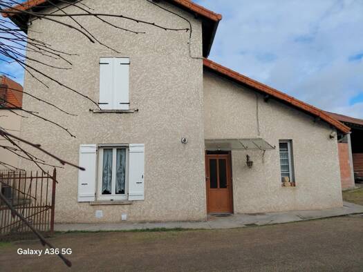 Maison de ville à vendre 119 000 € 5 pièces 3 chambres 110 m² 724 m² de terrain Pouilly-sous-Charlieu 42720