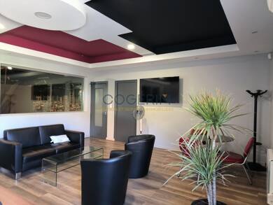 Local commercial à louer 6 000 € 1 137 m² de surface de vente Bord-de Osaone Fontaines-sur-Saône 69270