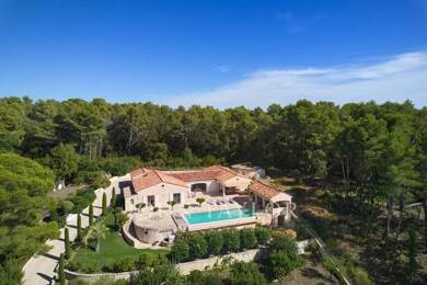 Maison de plain-pied à vendre 2 150 000 € 6 pièces 4 chambres 250 m² 2 864 m² de terrain Cabris 06530
