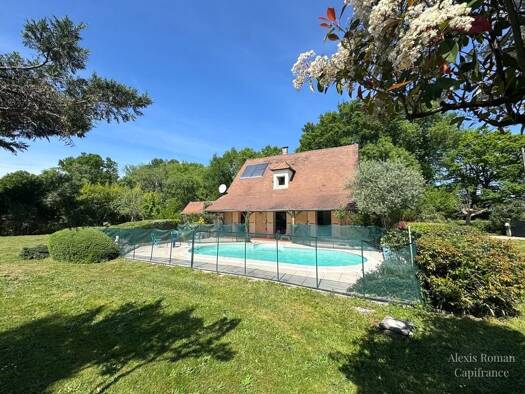Maison à vendre 285 000 € 6 pièces 4 chambres 123 m² 3 625 m² de terrain Saint-Seurin-sur-l'Isle 33660