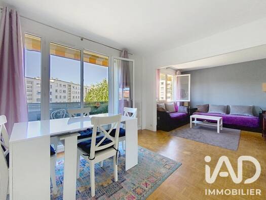 Appartement à vendre 365 000 € 4 pièces 2 chambres 74,79 m² Étage 3/4 Mairie Garches 92380