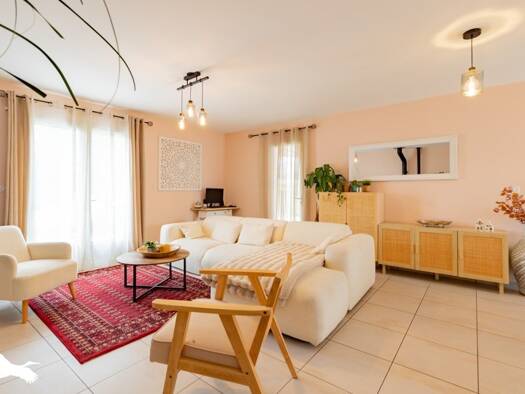 Maison de plain-pied à vendre 380 000 € 6 pièces 3 chambres 140 m² 1 550 m² de terrain Régat 09600