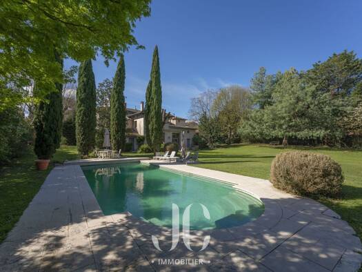 Maison à vendre 1 440 000 € 9 pièces 5 chambres 400 m² 5 100 m² de terrain Venieres Irigny 69540