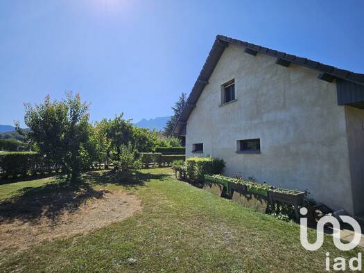 Maison à vendre 299 995 € 7 pièces 4 chambres 115 m² 819 m² de terrain Yenne 73170