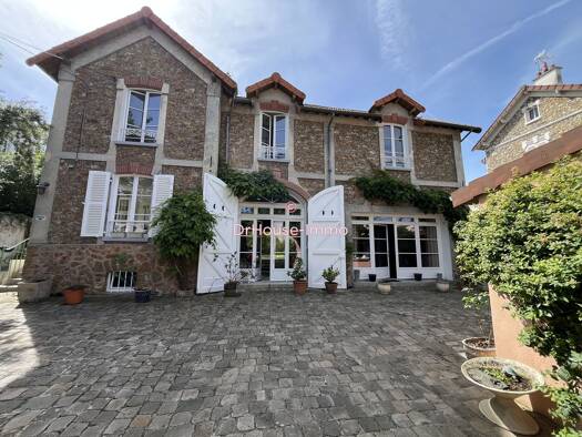 Maison à vendre 890 000 € 6 pièces 4 chambres 177,47 m² 588 m² de terrain Déviation route Nationale Nord Lagny-sur-Marne 77400