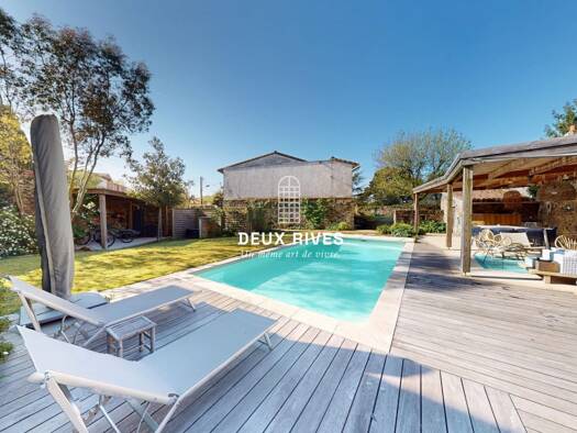 Maison à vendre 605 000 € 8 pièces 5 chambres 240 m² 880 m² de terrain Montaigu-Vendée 85600