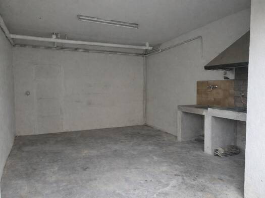 Parking à louer 180 € 17 m² Exterieurs Cabriès 13480