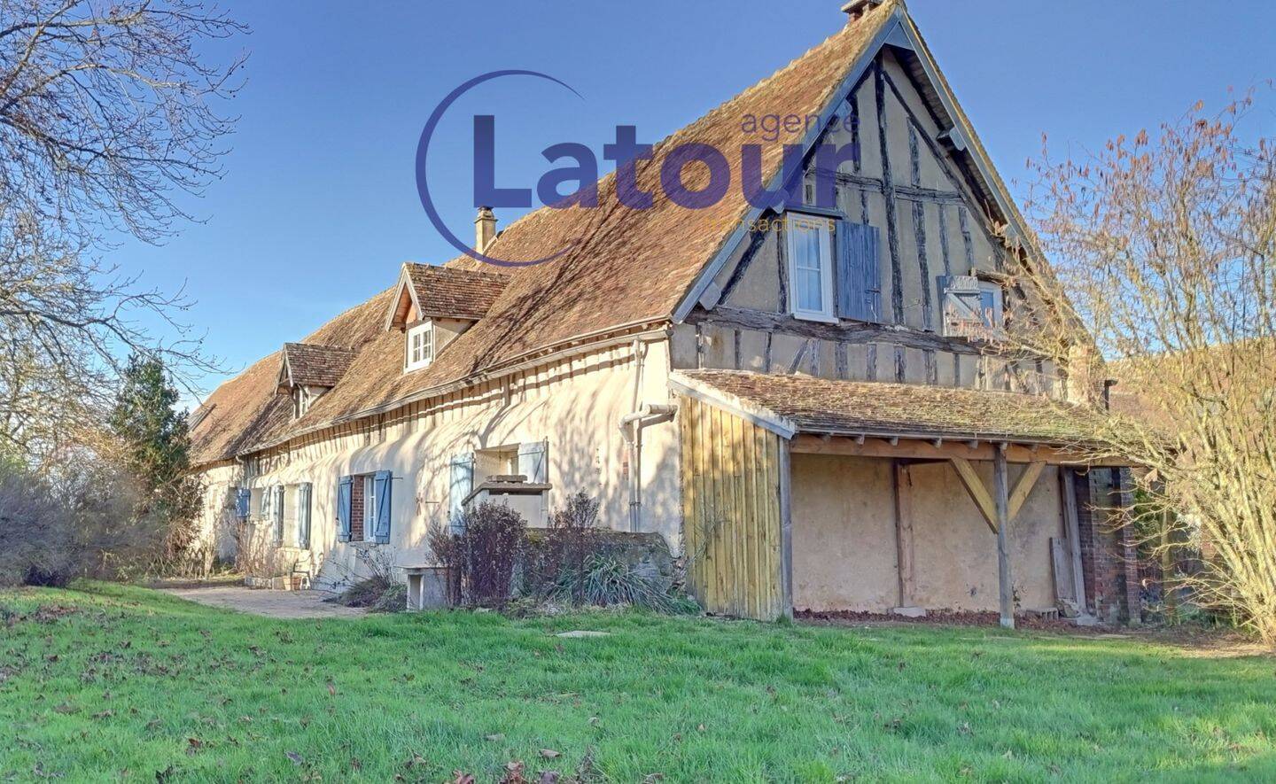 Maison à vendre, 207m², TREMBLAY LES VILLAGES