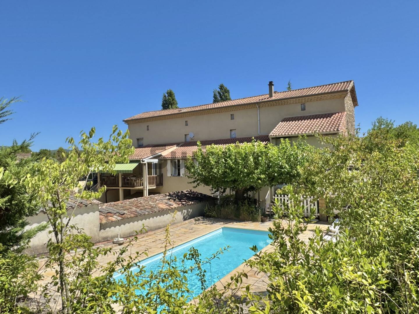 Maison à vendre, 150m², SAINT JULIEN LES ROSIERS