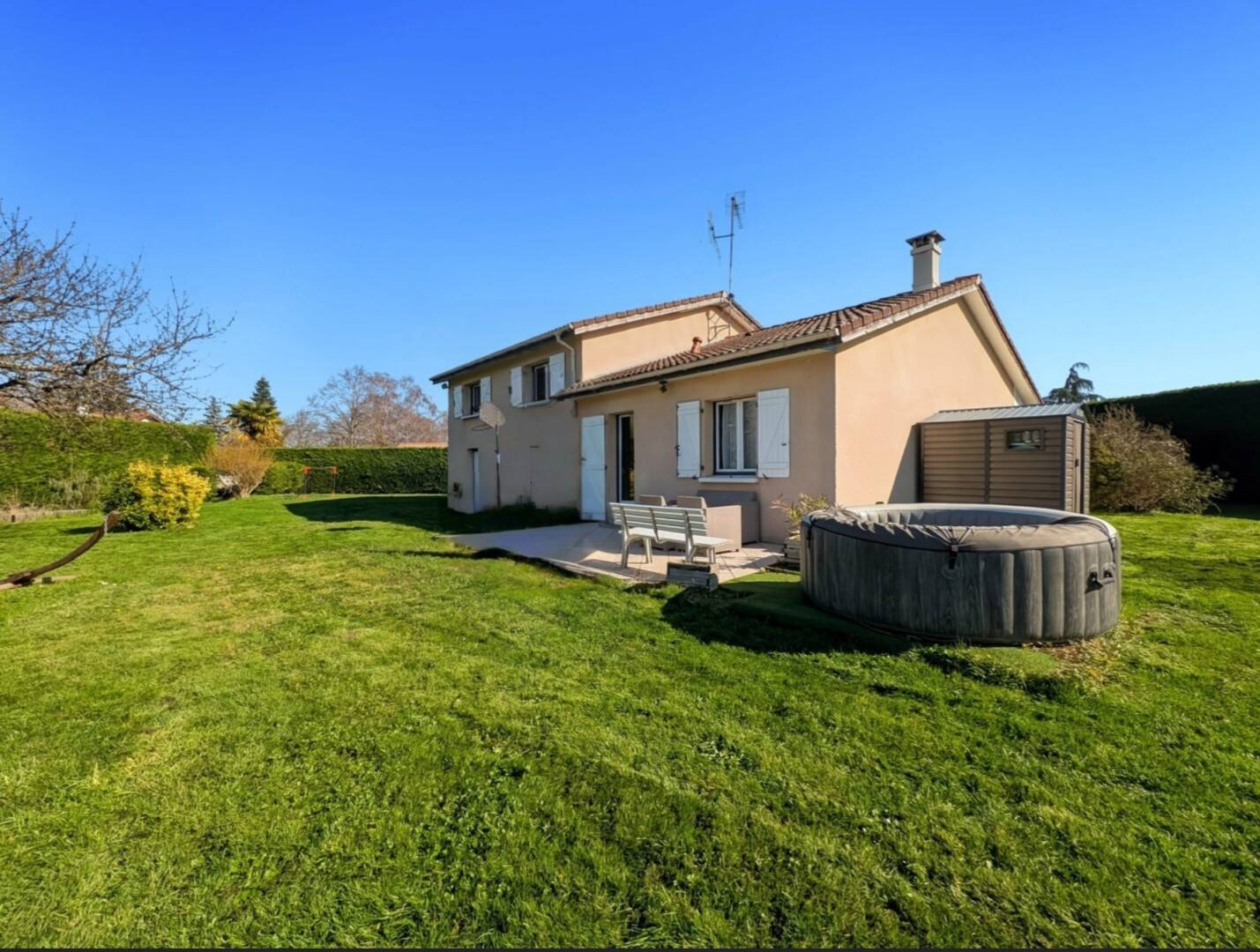 Maison à vendre, 97m², SAINT ETIENNE DES OULLIERES