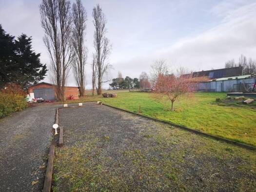 Terrain constructible viabilisé à vendre 149 450 € 951 m² de terrain Druye 37190
