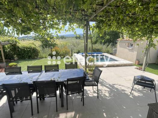 Maison de plain-pied à vendre 435 000 € 4 pièces 3 chambres 106 m² 576 m² de terrain Roussillon 84220