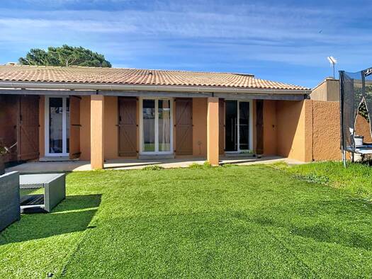 Maison de plain-pied à vendre 381 000 € 5 pièces 4 chambres 102 m² 413 m² de terrain Avenue de Marseille-Liourat Vitrolles 13127