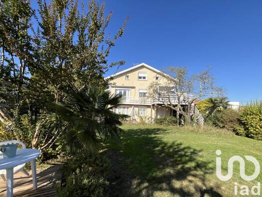 Appartement à vendre 248 000 € 5 pièces 3 chambres 122 m² Étage 1/1 Est Lescar 64230