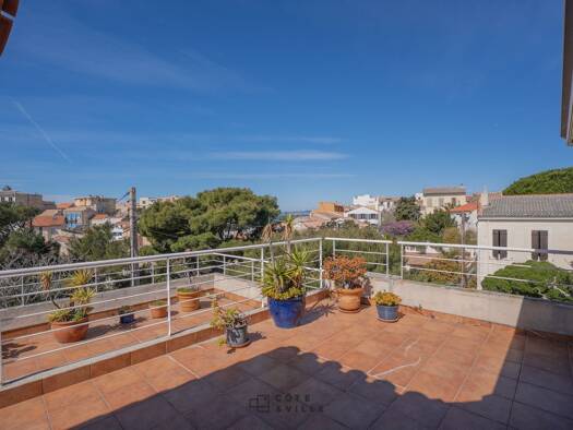 Appartement à vendre 1 070 000 € 4 pièces 3 chambres 112 m² 1er étage Endoume Marseille 7ème arrondissement 13007