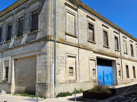 Immeuble à vendre 676 000 € 1 417 m² La Bastide Libourne 33500