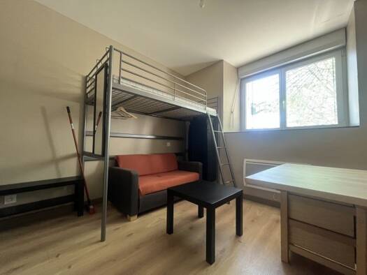 Appartement à louer - logement étudiant 250 € 1 pièce 13 m² RDC Nord Ouest Égletons 19300
