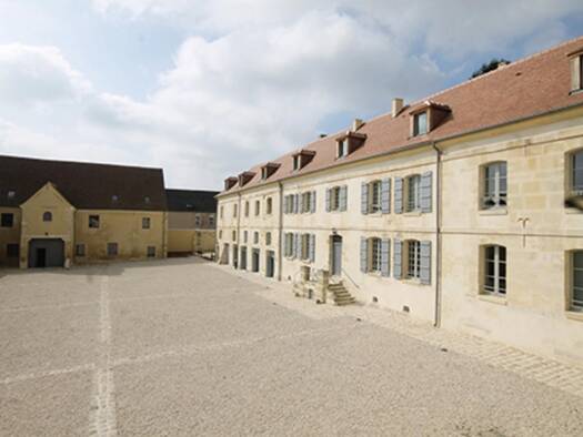 Appartement à louer 1 191 € 4 pièces 3 chambres 83 m² RDC Sud et Est Louvres 95380