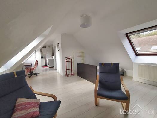 Appartement à louer 795 € 1 pièce 24 m² Étage 2/2 Courcelles Gif-sur-Yvette 91190